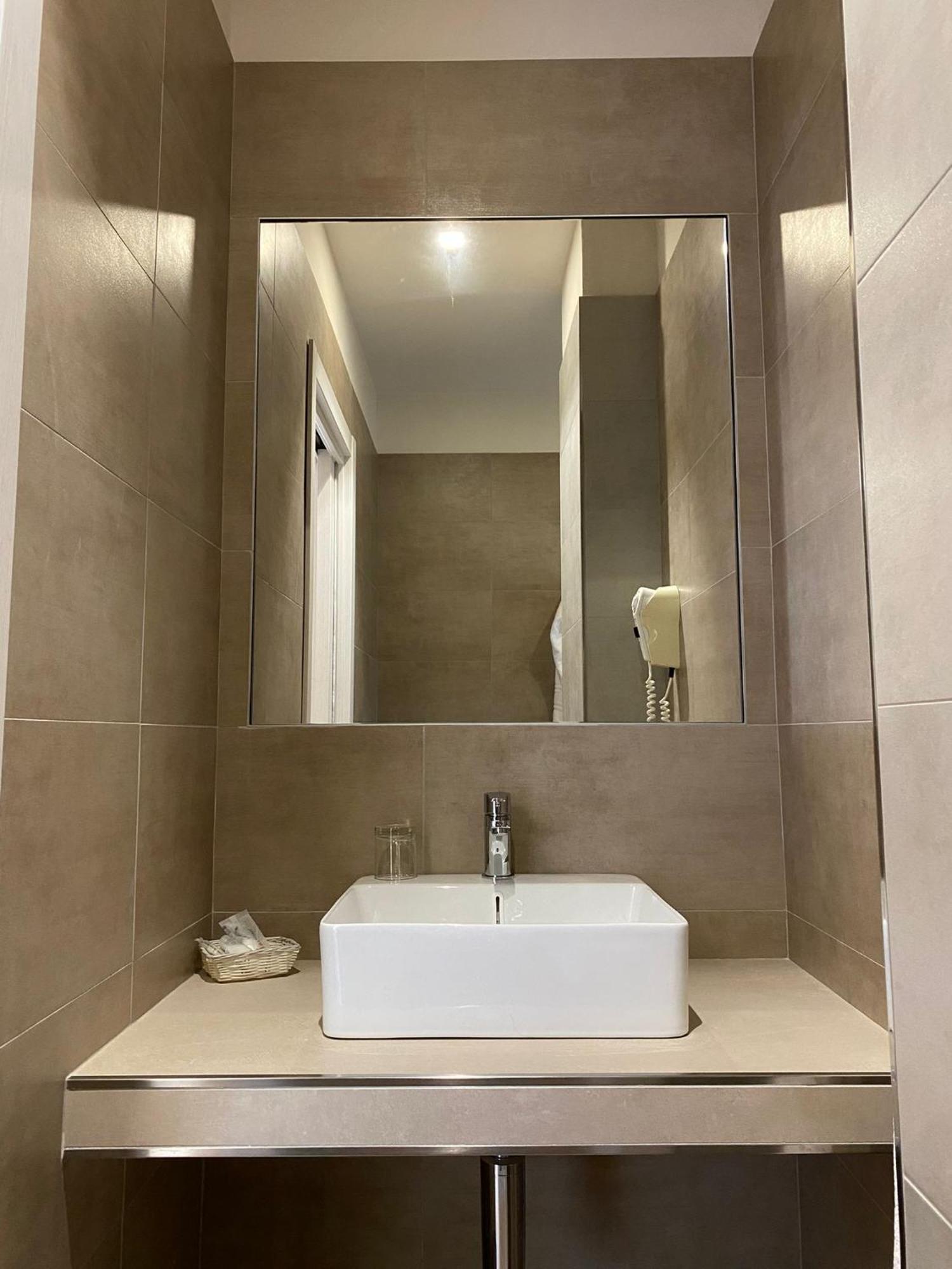 ואסטו Hotel Vittoria מראה חיצוני תמונה